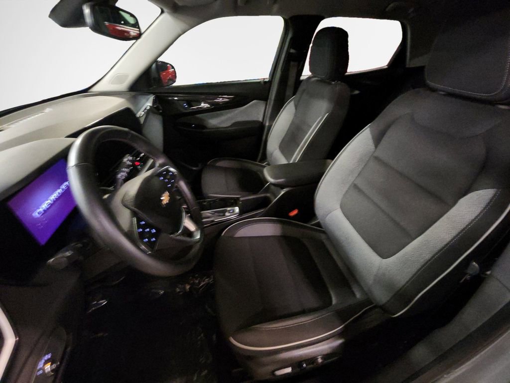 Certified 2025 Chevrolet TrailBlazer LT w/ Convenience Package image 12