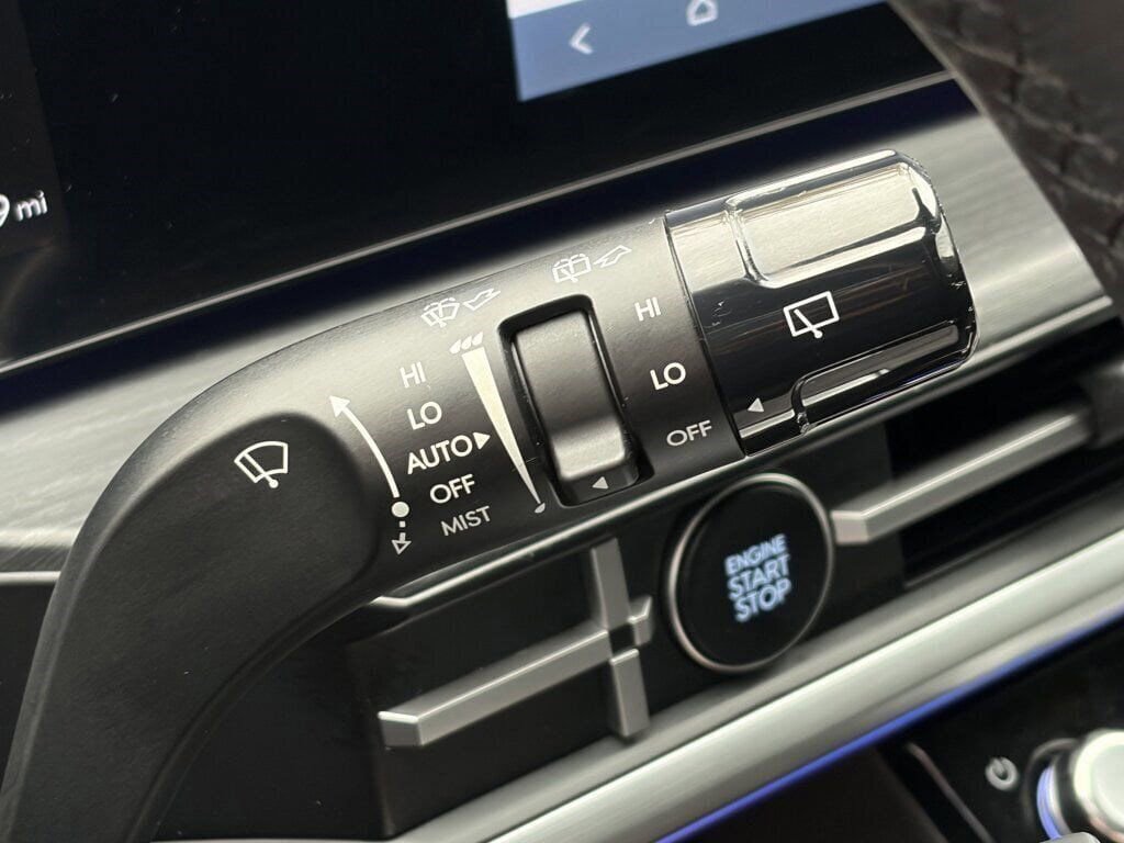 Used 2024 Hyundai Santa Fe Limited image 20