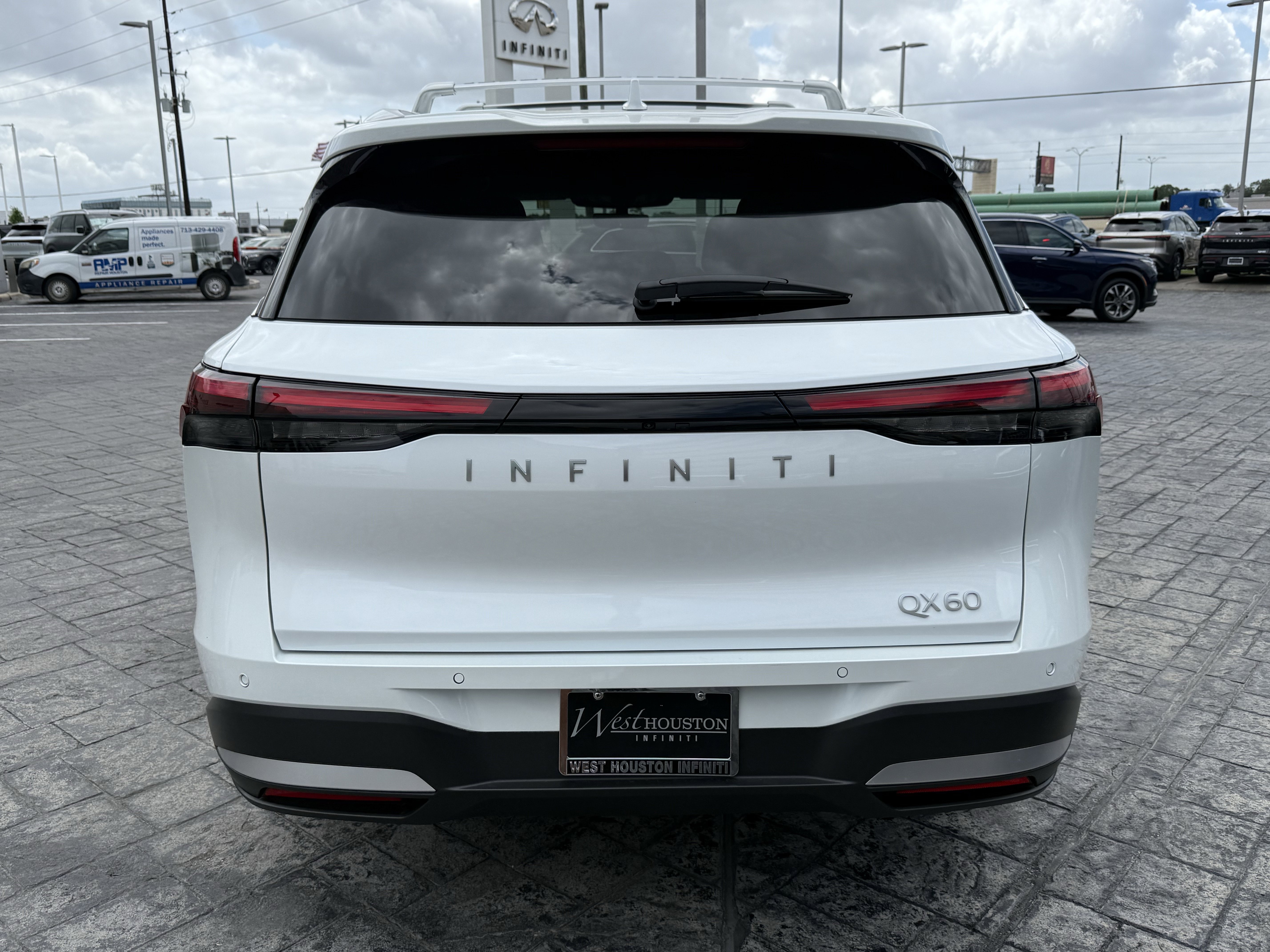 Certified 2026 INFINITI QX60 Luxe w/ Cargo Package image 6