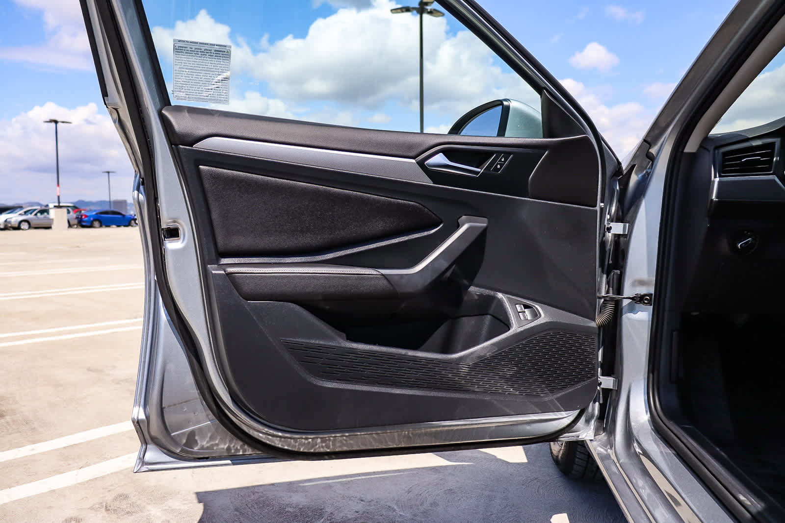 Used 2023 Volkswagen Jetta S image 22