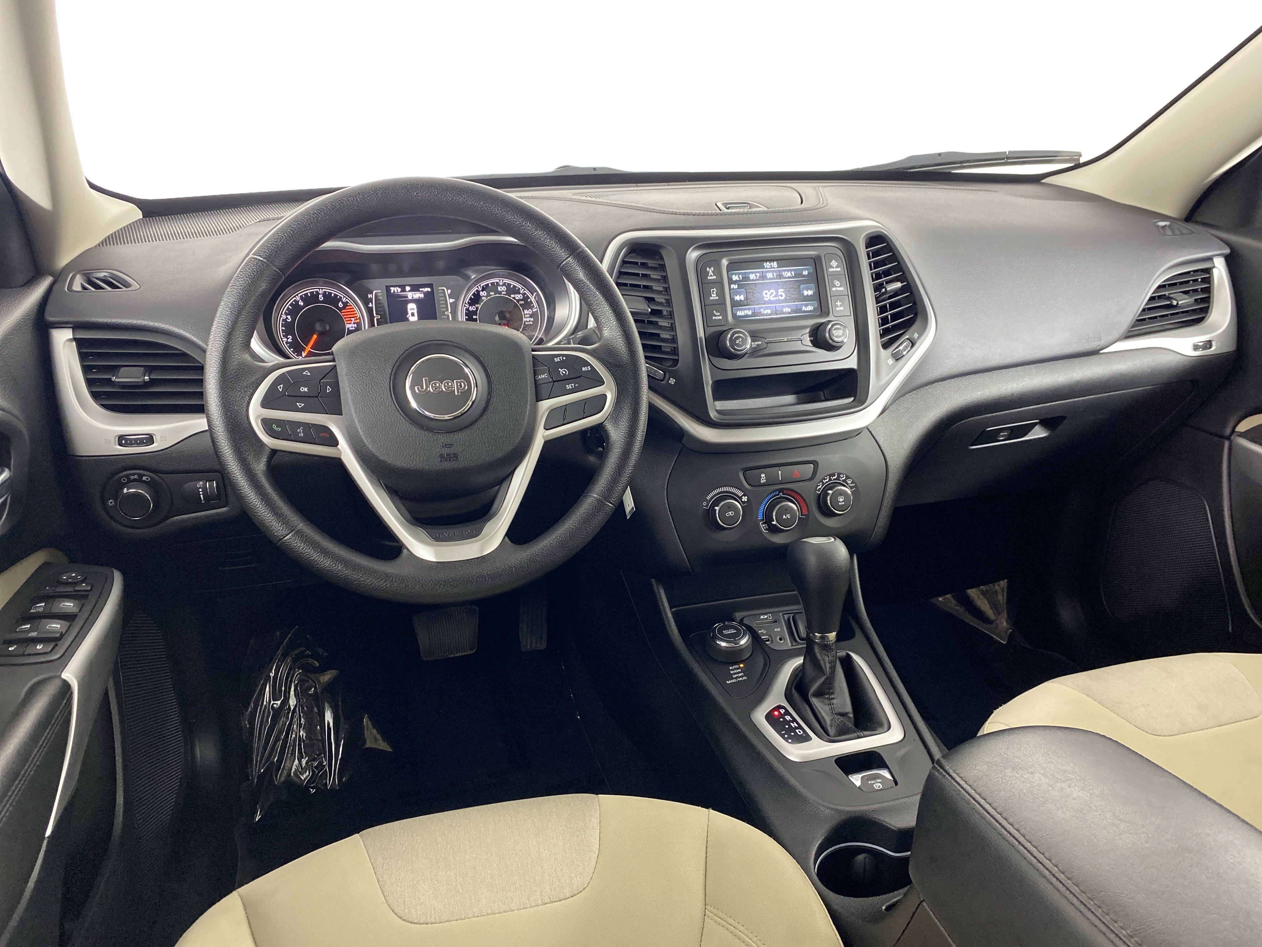 Used 2017 Jeep Cherokee Sport AWD/4WD image 33
