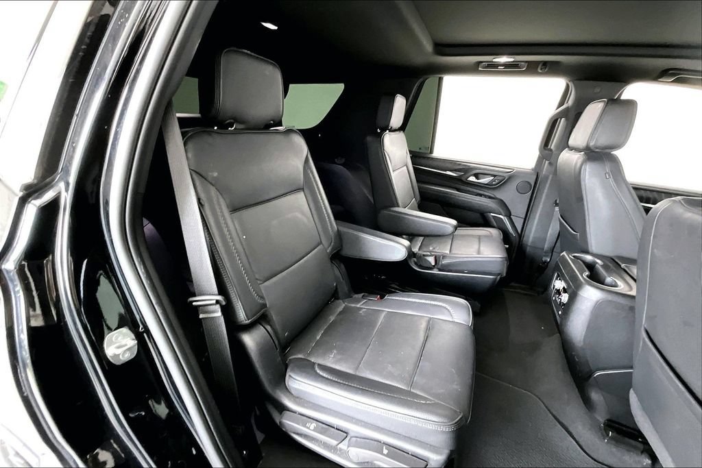 Used 2023 GMC Yukon Denali AWD/4WD image 32
