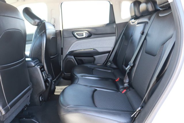 Used 2022 Jeep Compass Latitude FWD image 13