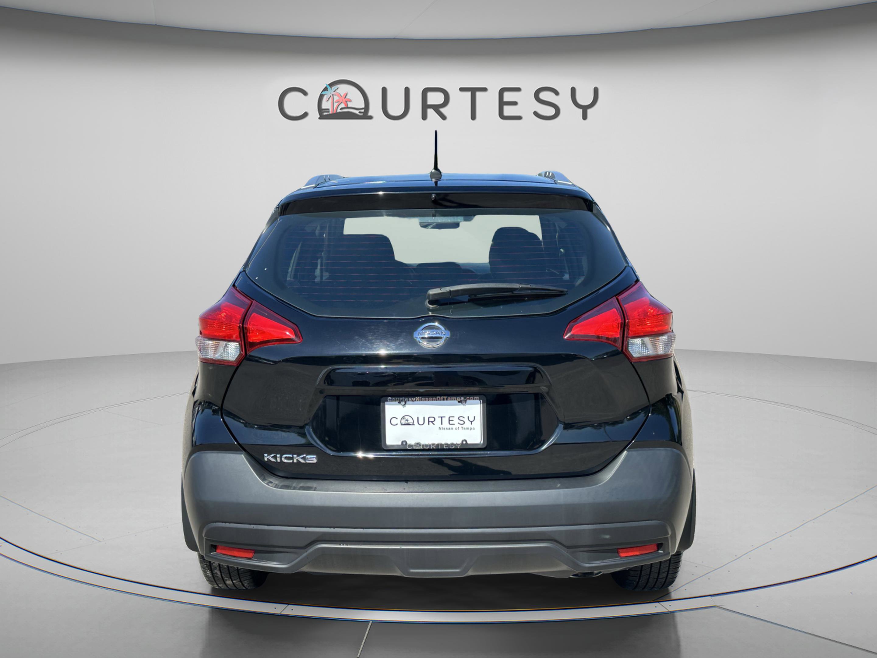 Used 2018 Nissan Kicks S FWD image 10