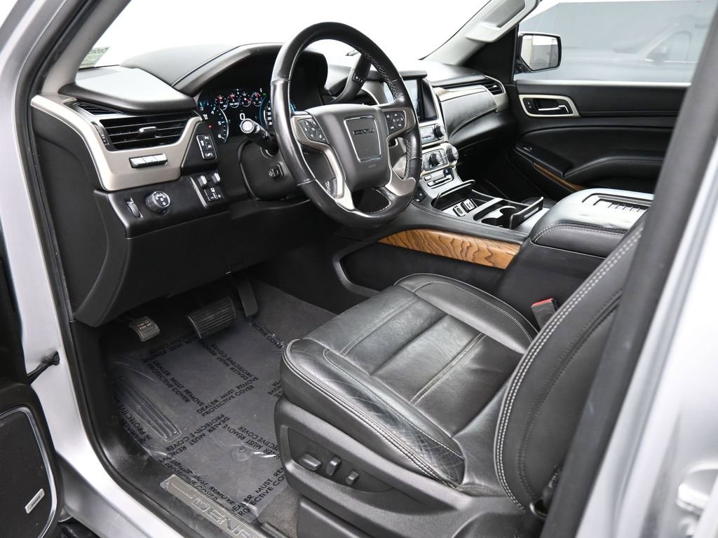 Used 2020 GMC Yukon XL Denali image 2