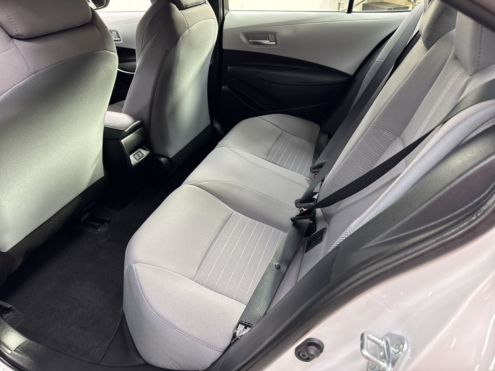Used 2024 Toyota Corolla SE w/ SE Convenience Package FWD image 36