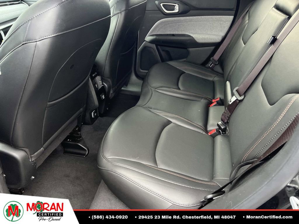 Used 2023 Jeep Compass Latitude AWD/4WD image 12