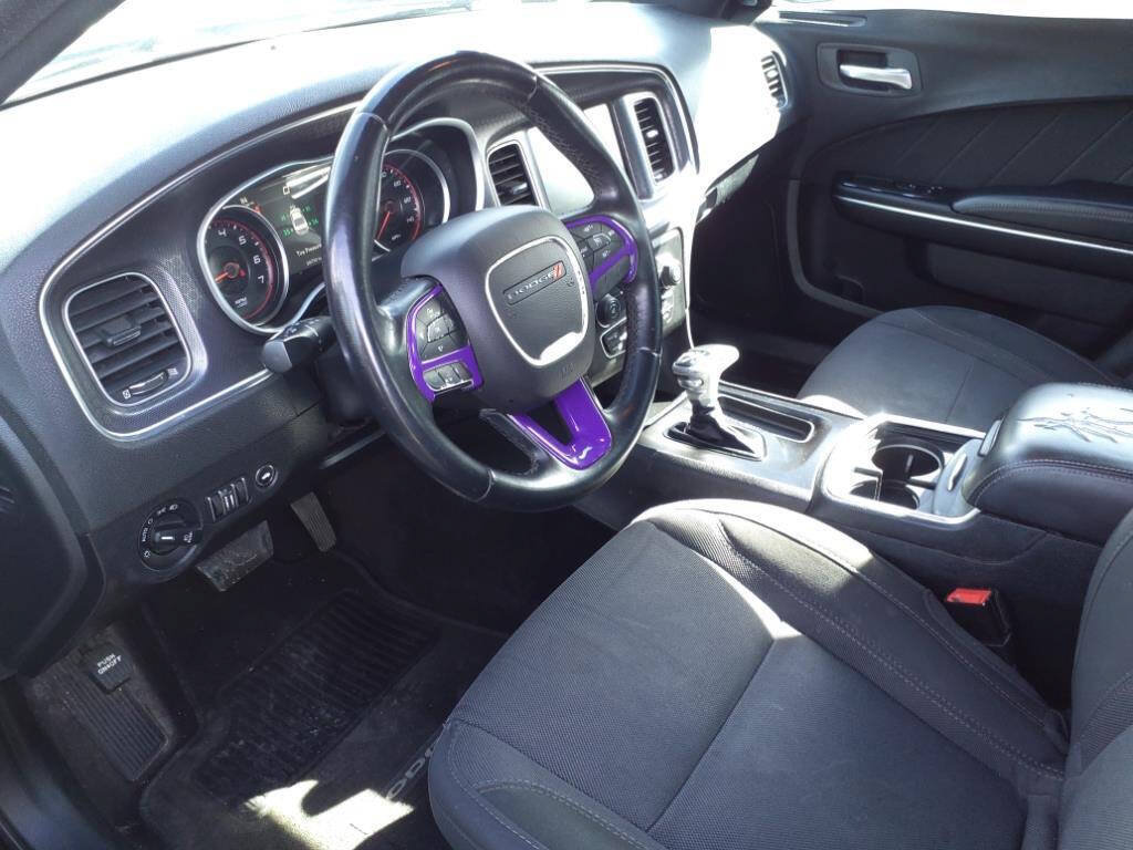 Used 2016 Dodge Charger SXT RWD image 12
