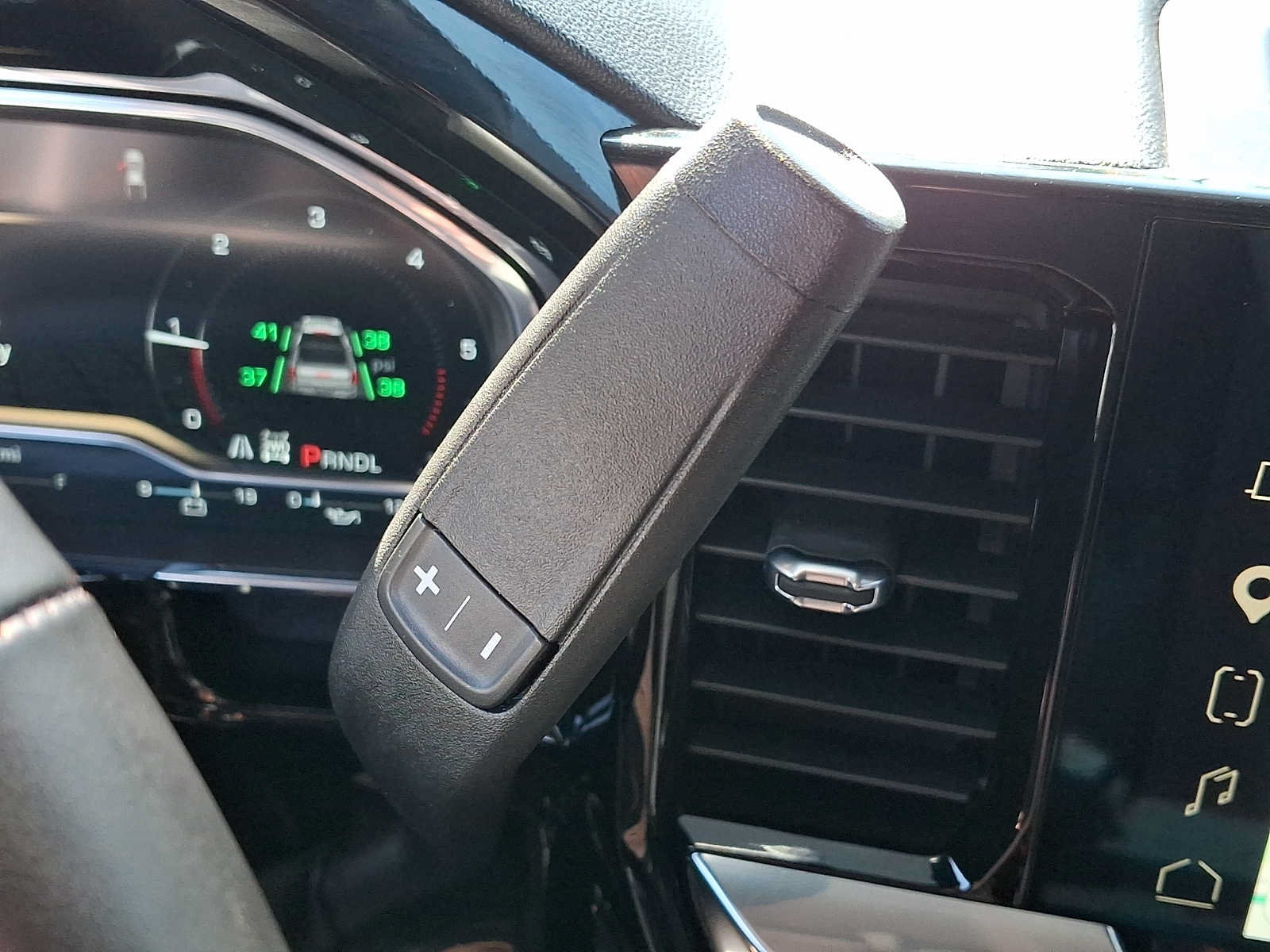 Used 2023 GMC Sierra 1500 Elevation w/ LPO, Elevation Black Package AWD/4WD image 13