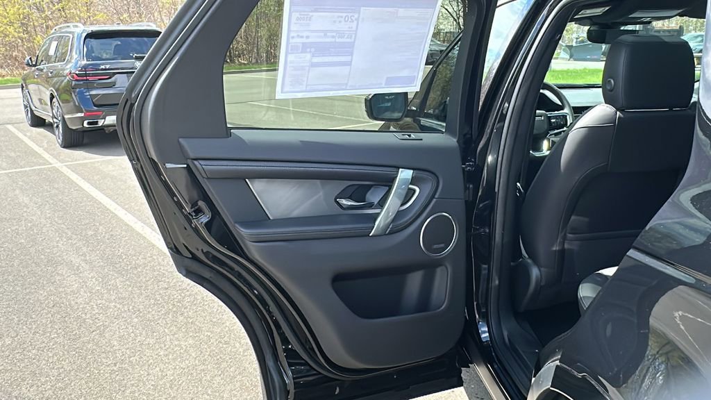 New 2026 Land Rover Discovery Sport Landmark AWD/4WD image 21