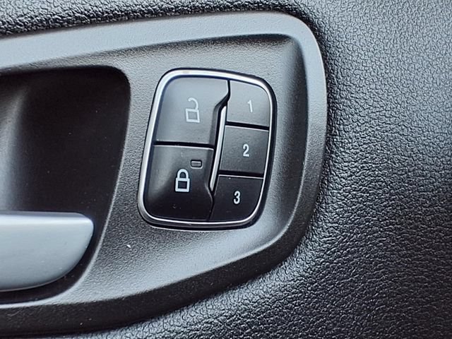 Used 2019 Ford Escape Titanium FWD image 12