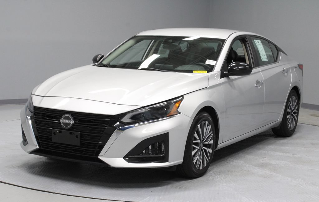Certified 2024 Nissan Altima 2.5 SV FWD image 6