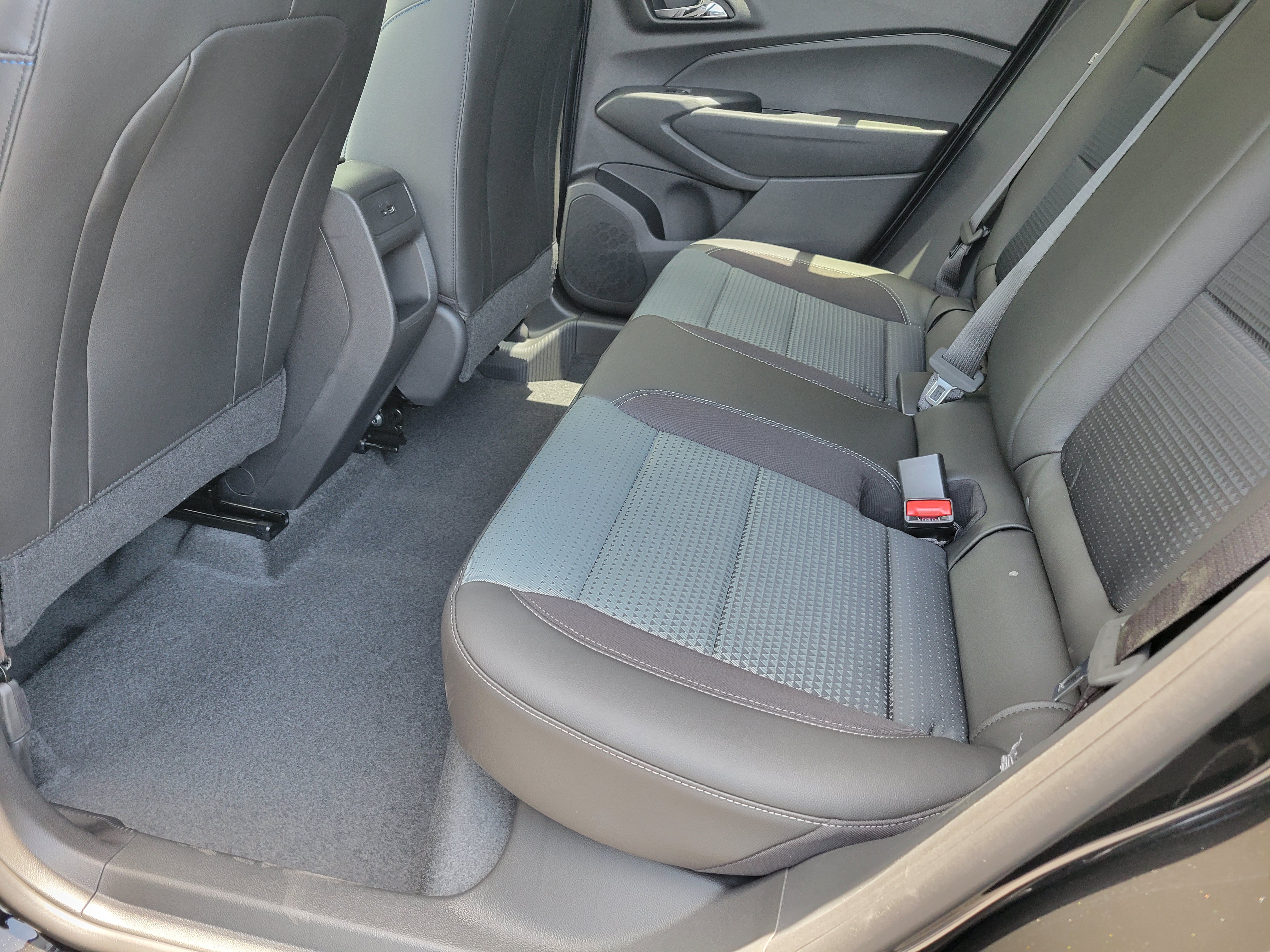 New 2026 Chevrolet Trax LT w/ Driver Confidence Package FWD image 30