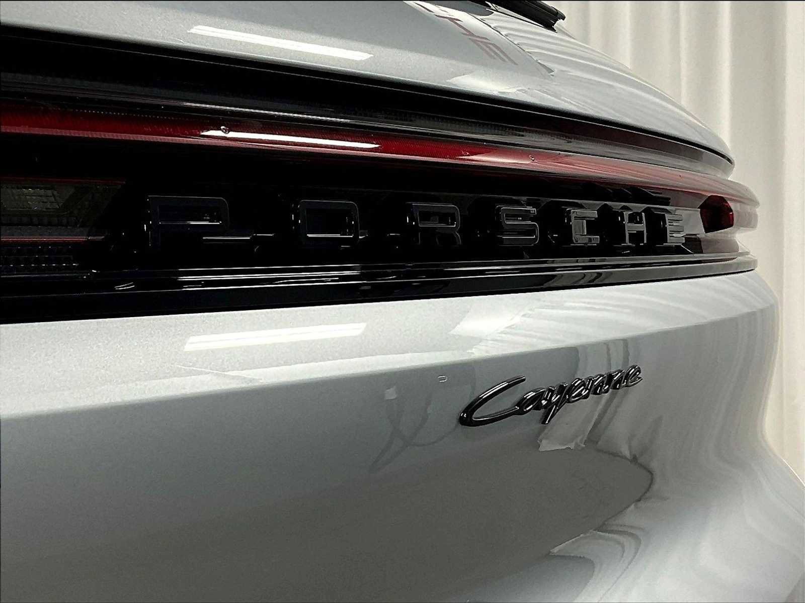 New 2026 Porsche Cayenne image 33