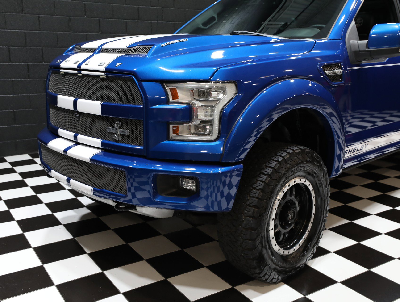 Used 2017 Ford F150 Lariat w/ Equipment Group 502A Luxury image 6