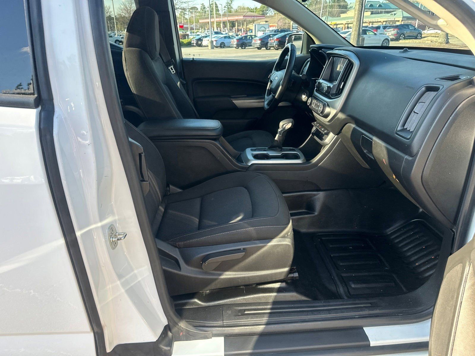 Used 2022 Chevrolet Colorado LT w/ Fleet Safety Package image 13