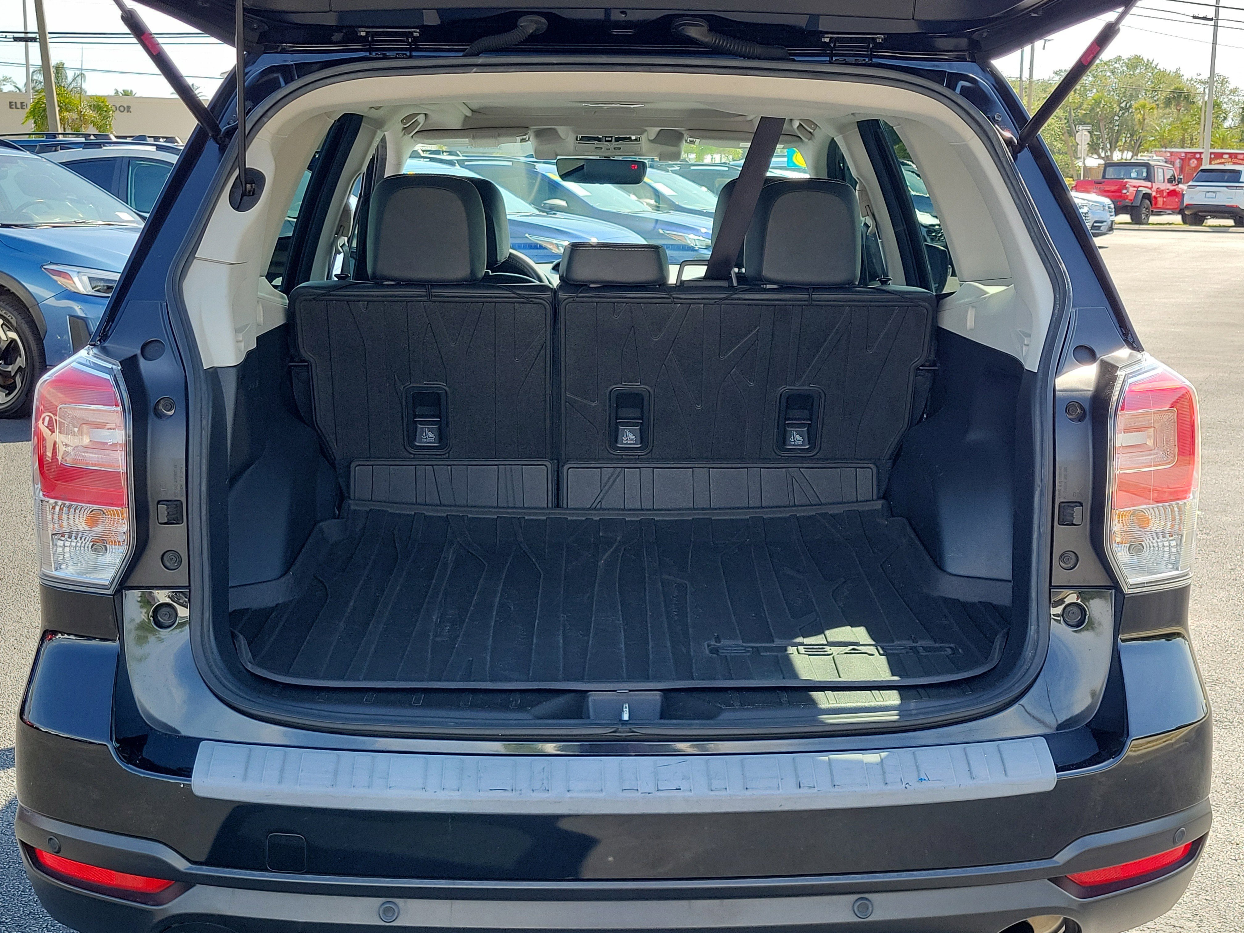 Used 2018 Subaru Forester 2.5i Touring AWD/4WD image 12