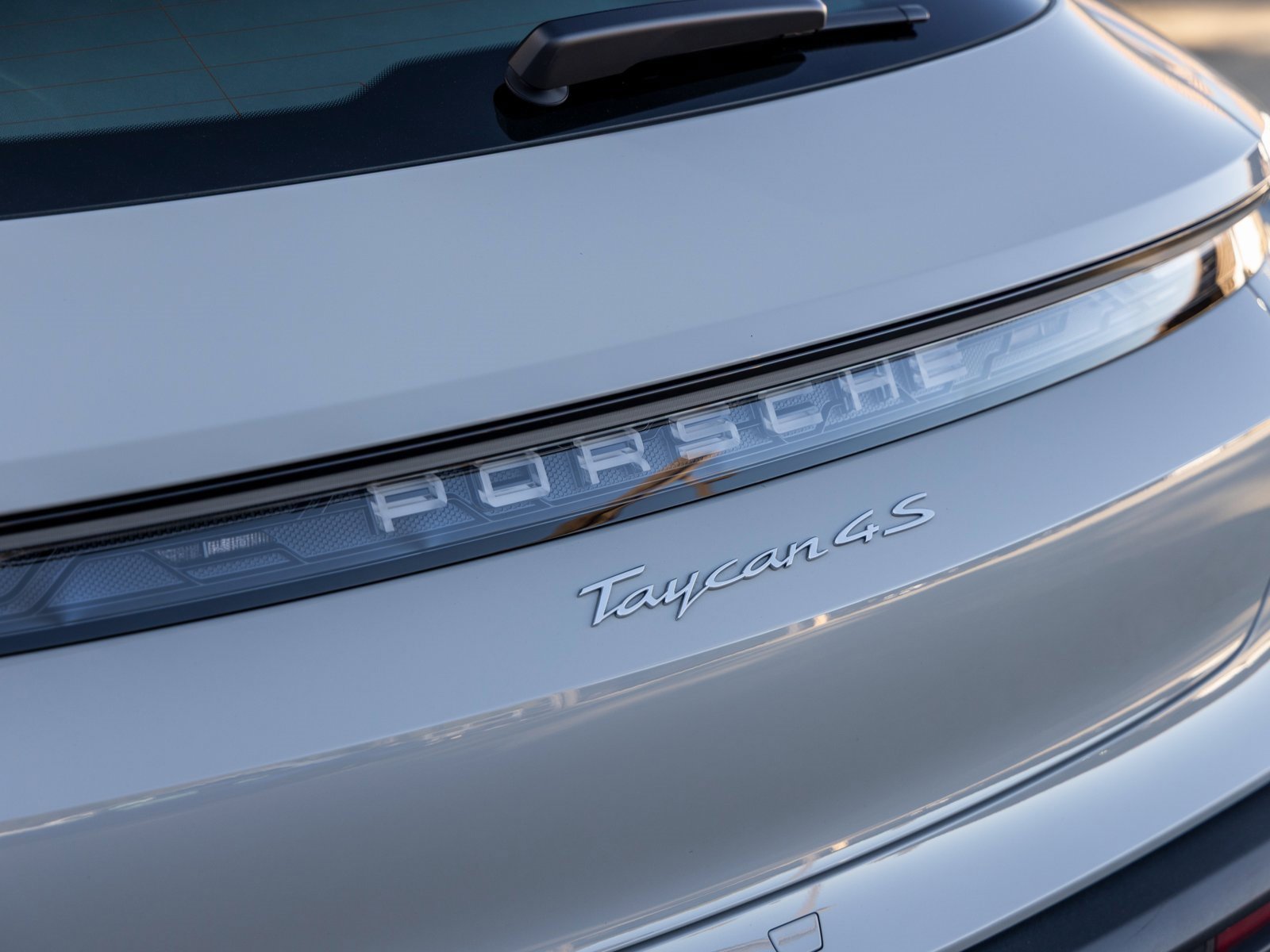 Used 2025 Porsche Taycan 4S image 22