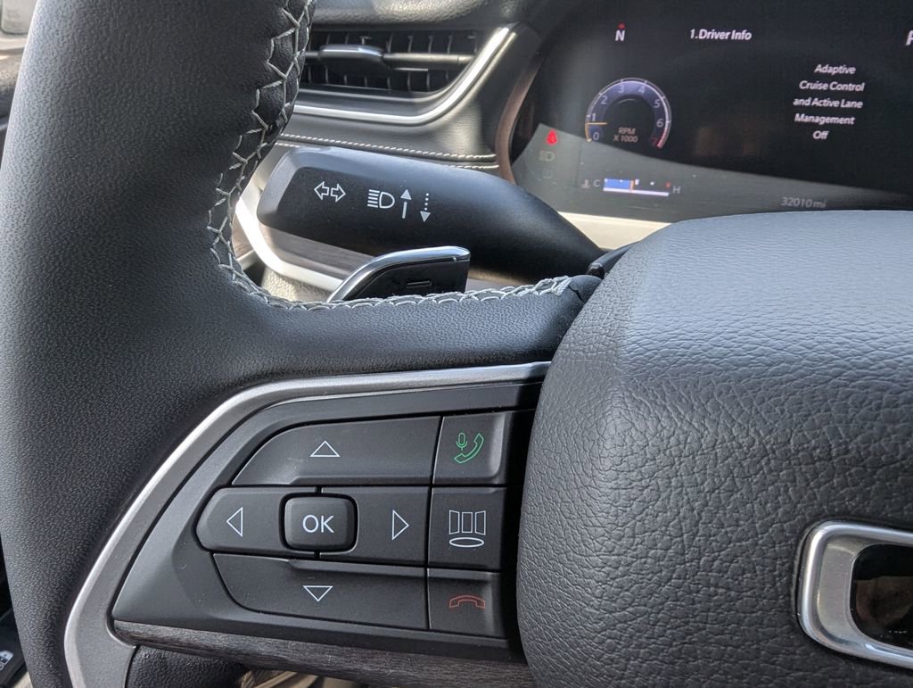 Used 2023 Jeep Grand Cherokee Limited w/ Luxury Tech Group II AWD/4WD image 33