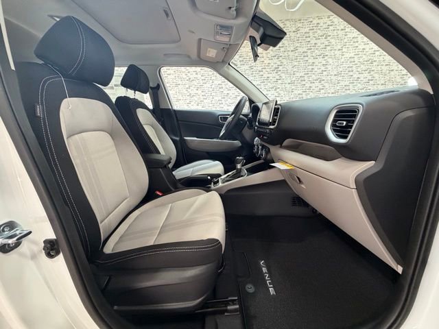 New 2026 Hyundai Venue SEL image 9