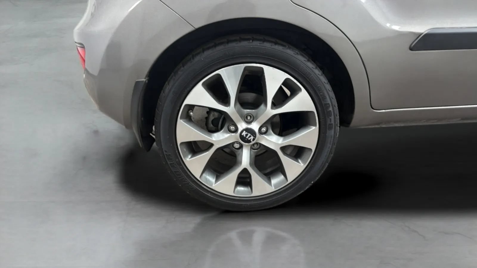 Used 2013 Kia Soul ! w/ Premium Pkg FWD image 25