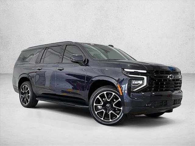 Used 2025 Chevrolet Suburban RST RWD image 12