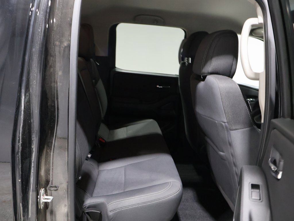 Used 2024 Nissan Frontier SV image 20