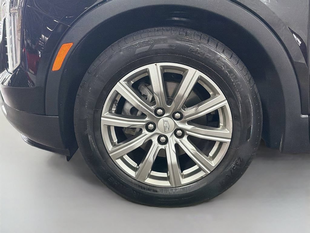 Used 2020 Cadillac XT4 Premium Luxury w/ Cold Weather Package AWD/4WD image 32