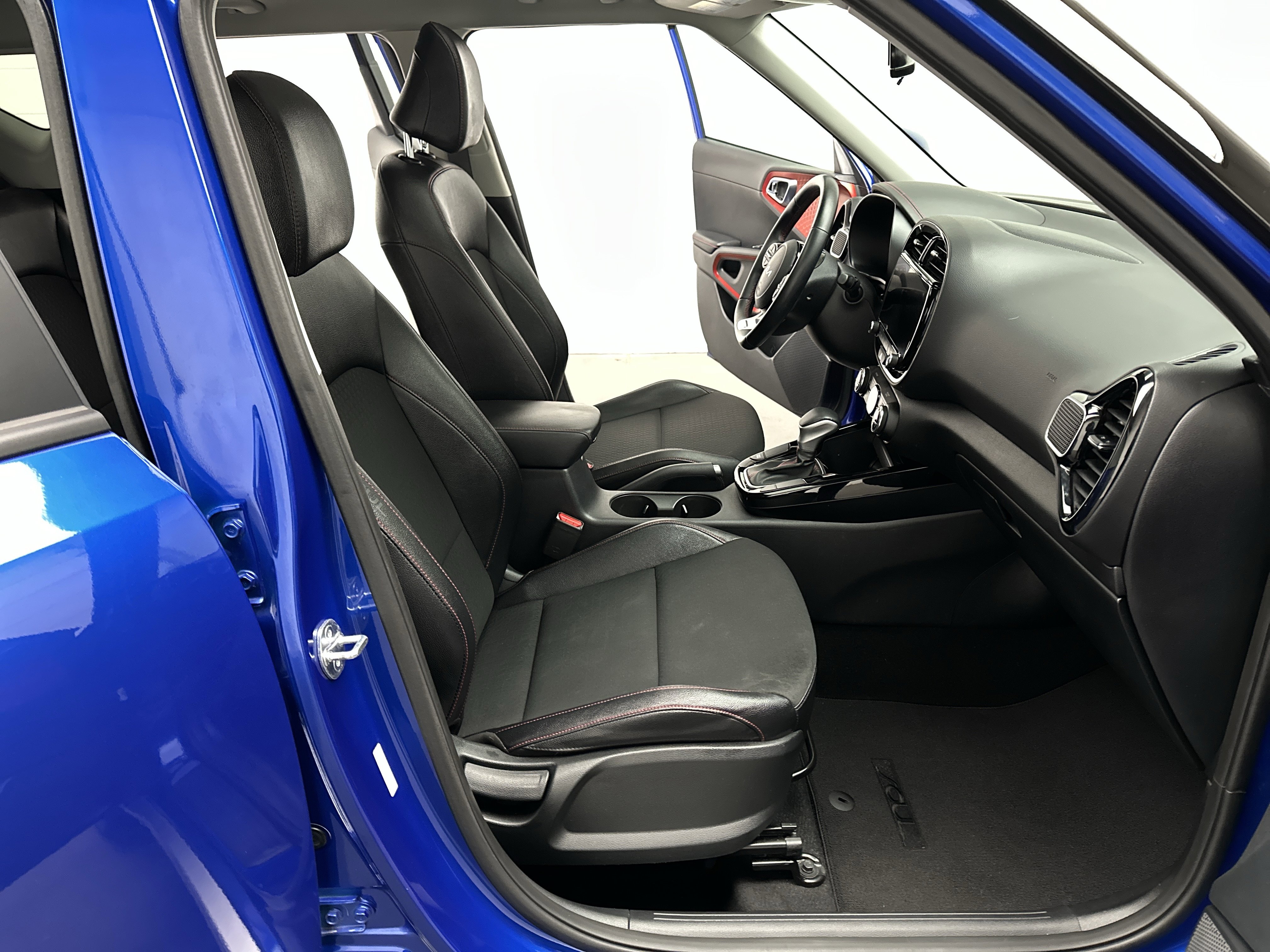 Used 2023 Kia Soul GT-Line image 19