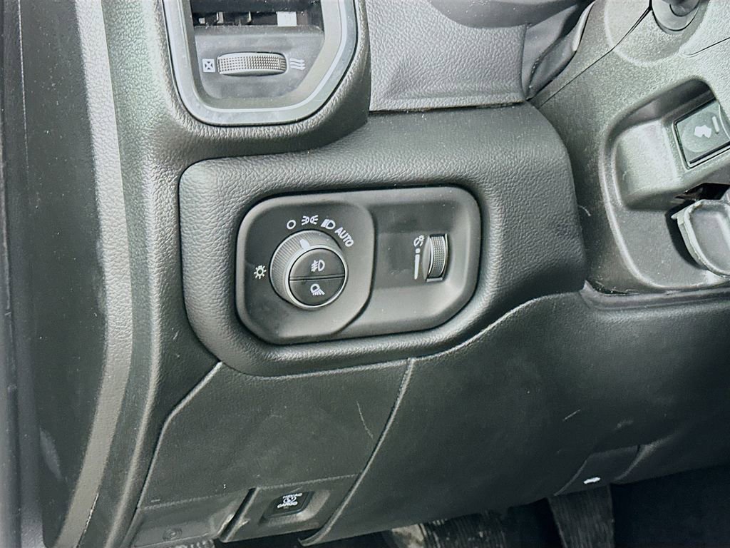 New 2026 RAM 2500 Big Horn AWD/4WD image 15