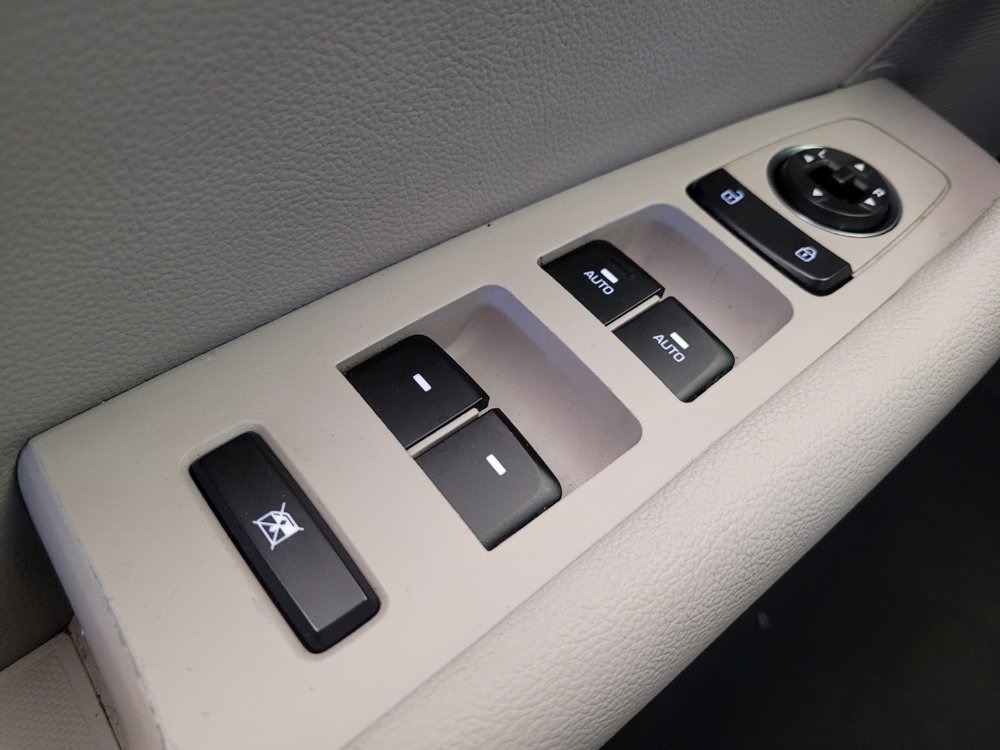 Used 2015 Hyundai Sonata Limited w/ Option Group 05 FWD image 27