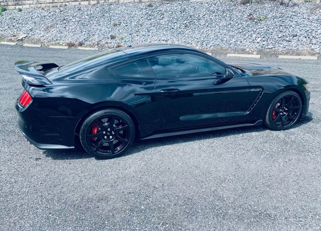 Used 2016 Ford Mustang Shelby GT350R w/ GT350R Equipment Group 920A image 8