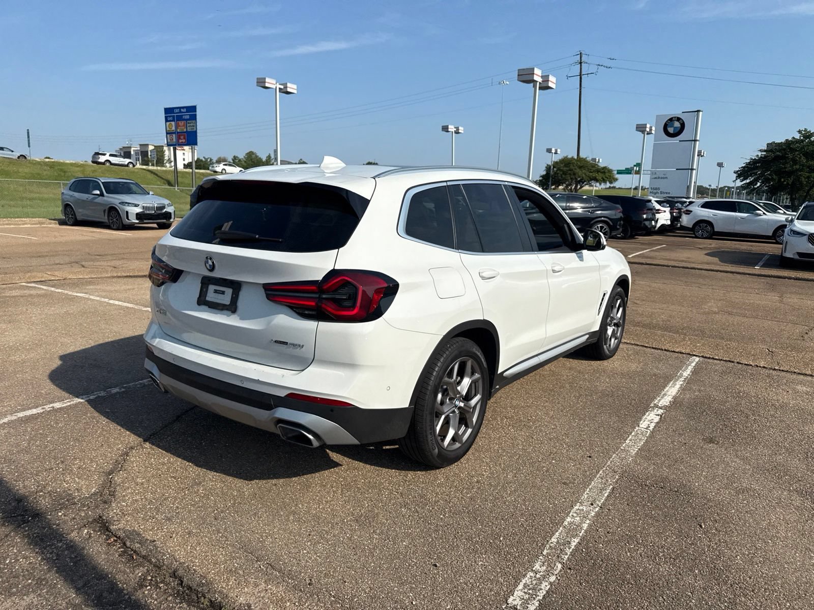 Certified 2023 BMW X3 xDrive30i w/ Premium Package w/ZPA AWD/4WD image 5