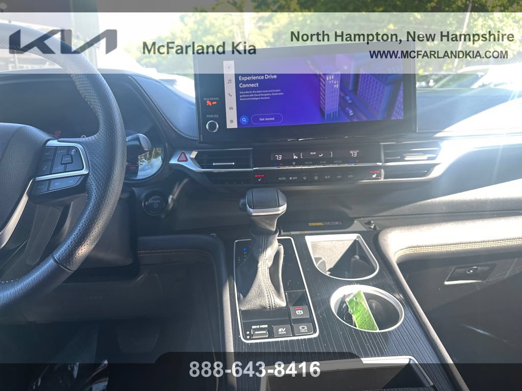 Used 2025 Toyota Sienna XLE Woodland Edition AWD/4WD image 22