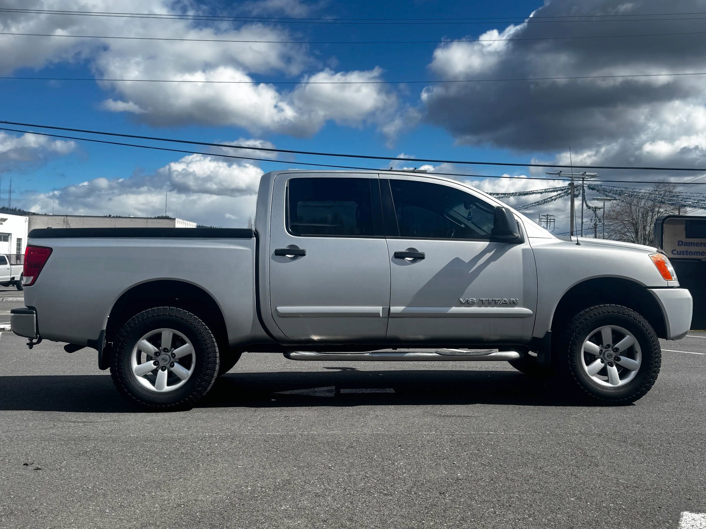 Used 2008 Nissan Titan SE image 3