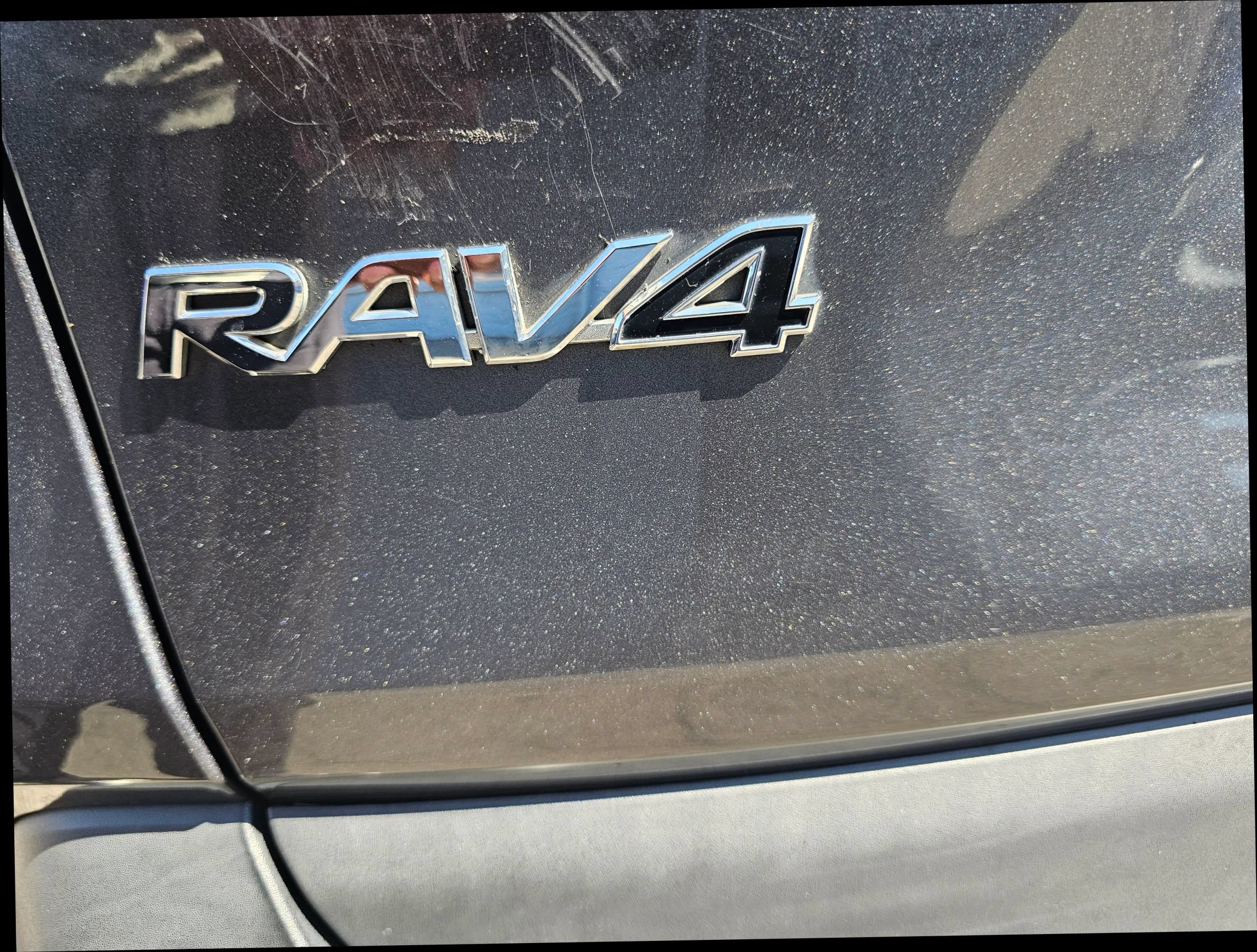 Used 2021 Toyota RAV4 LE AWD/4WD image 27