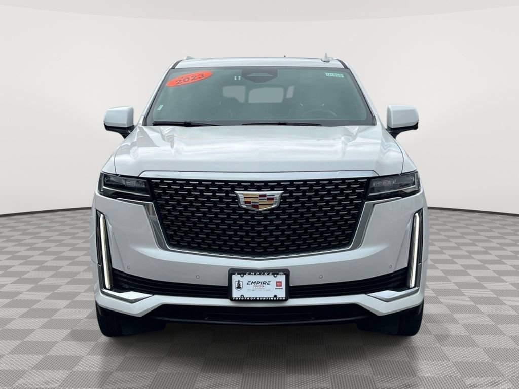 Used 2023 Cadillac Escalade ESV Premium Luxury AWD/4WD image 2