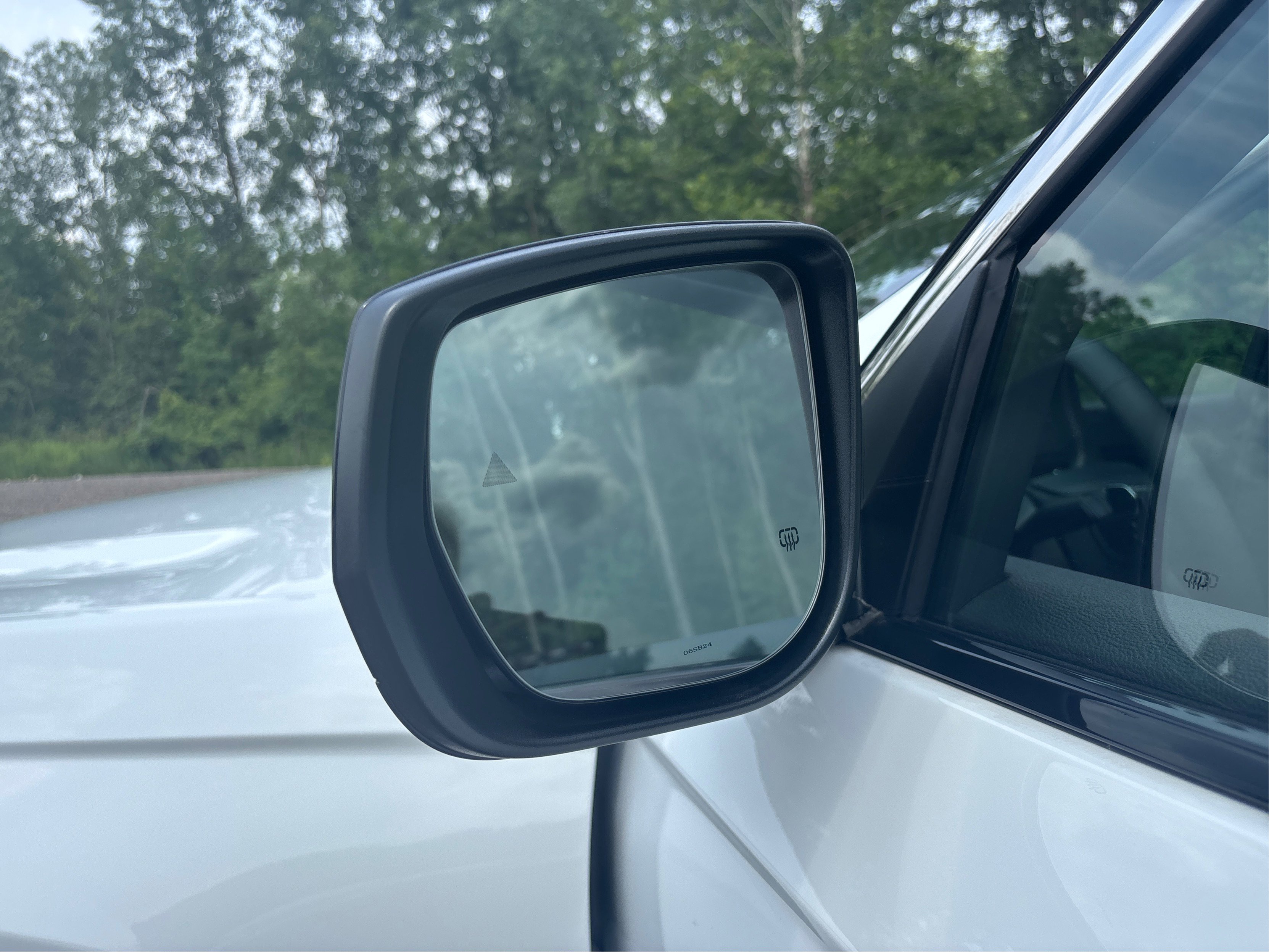 Used 2024 Jeep Grand Cherokee Laredo image 41