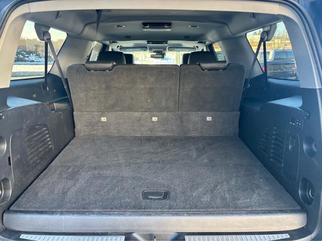 Used 2017 Chevrolet Suburban LT w/ LT Signature Package image 9