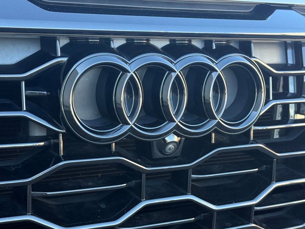 Used 2024 Audi RS Q8 w/ Black Optic Package image 57