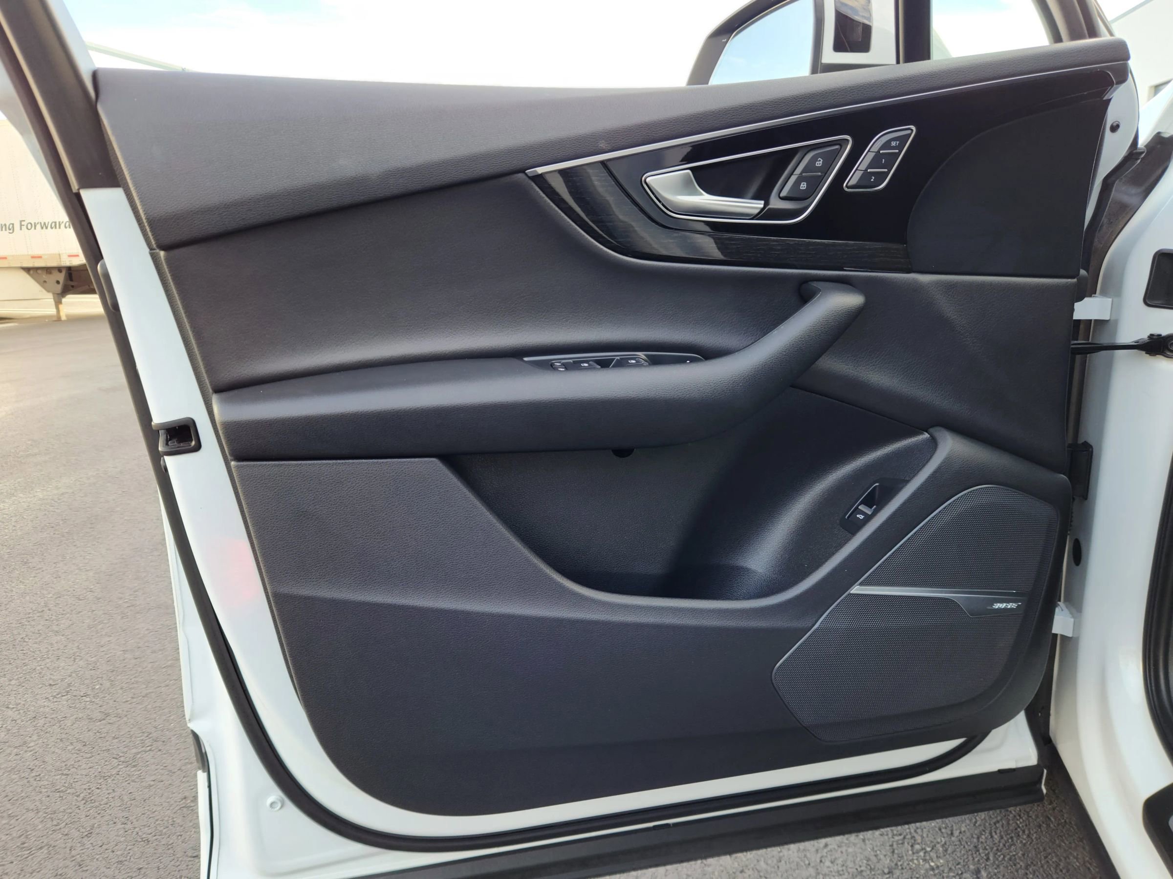 Used 2017 Audi Q7 3.0T Premium Plus image 15