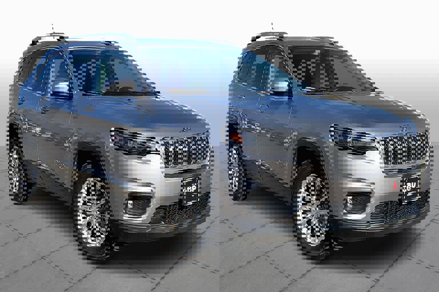 Used 2019 Jeep Cherokee Latitude w/ Popular Appearance Group image 3