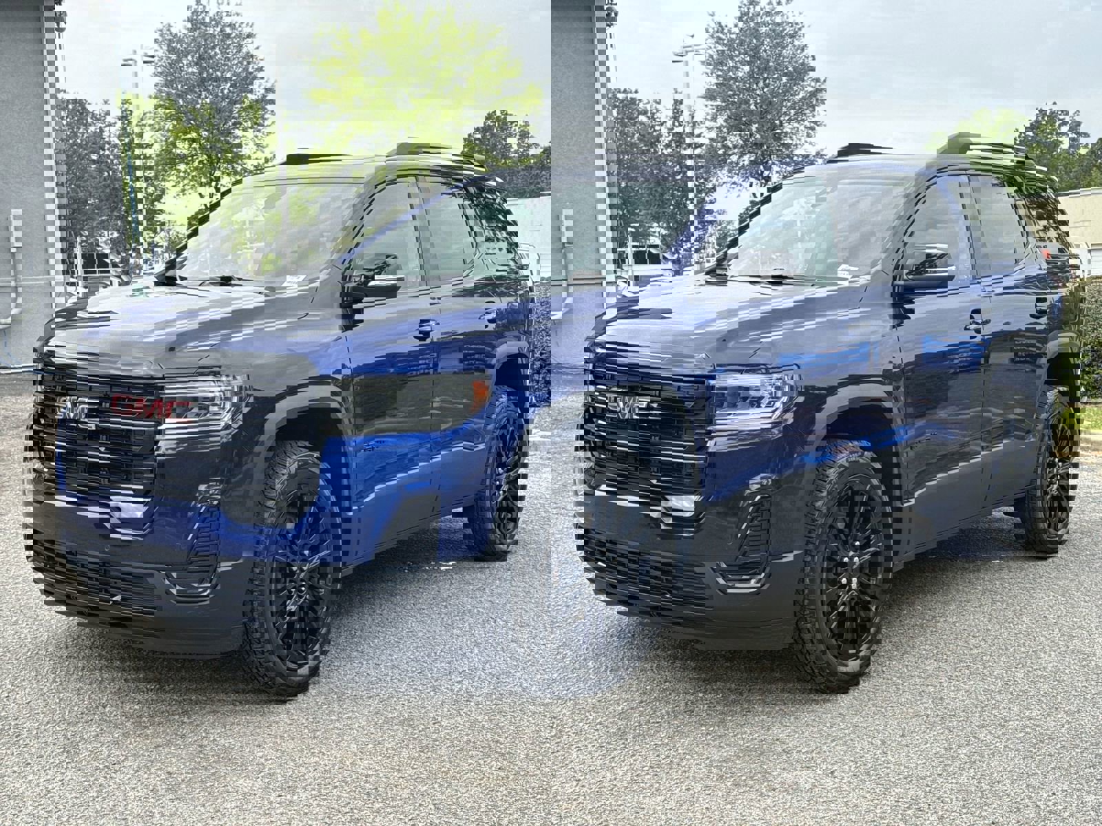 Certified 2023 GMC Acadia SLE w/ Driver Convenience Package image 5