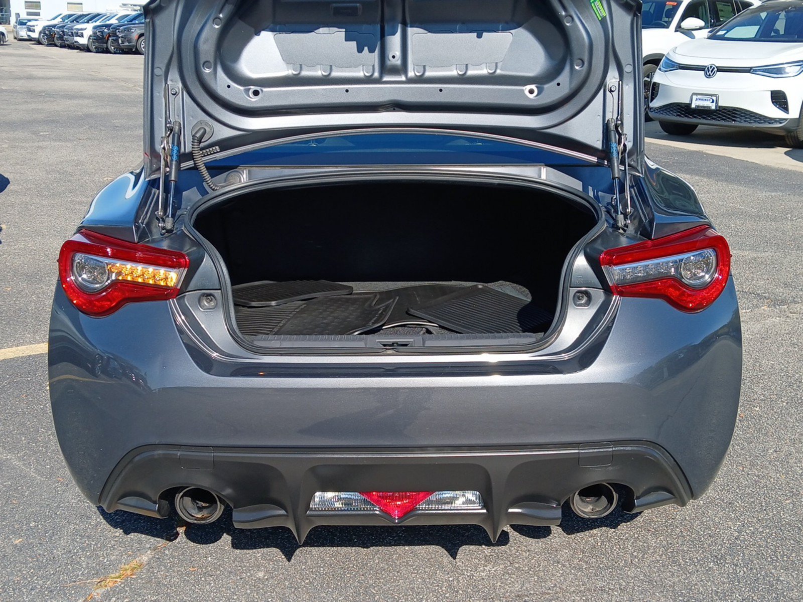 Used 2020 Toyota 86 RWD image 18