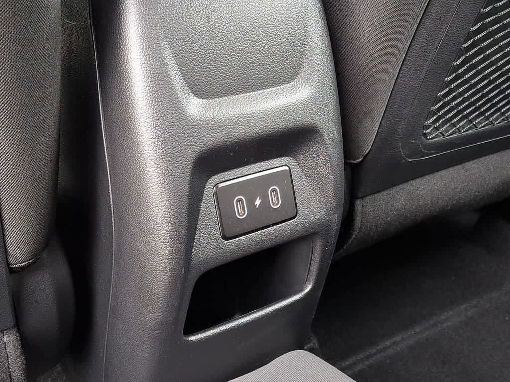 Certified 2025 Hyundai Venue SEL FWD image 26