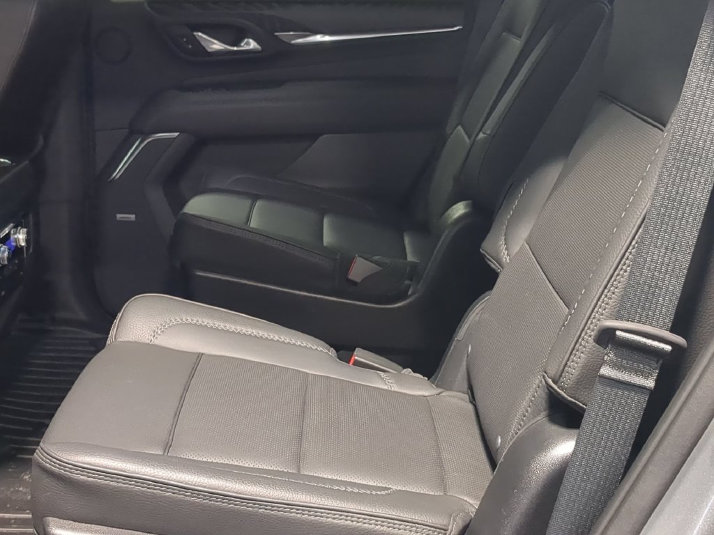 Used 2023 GMC Yukon Denali AWD/4WD image 23