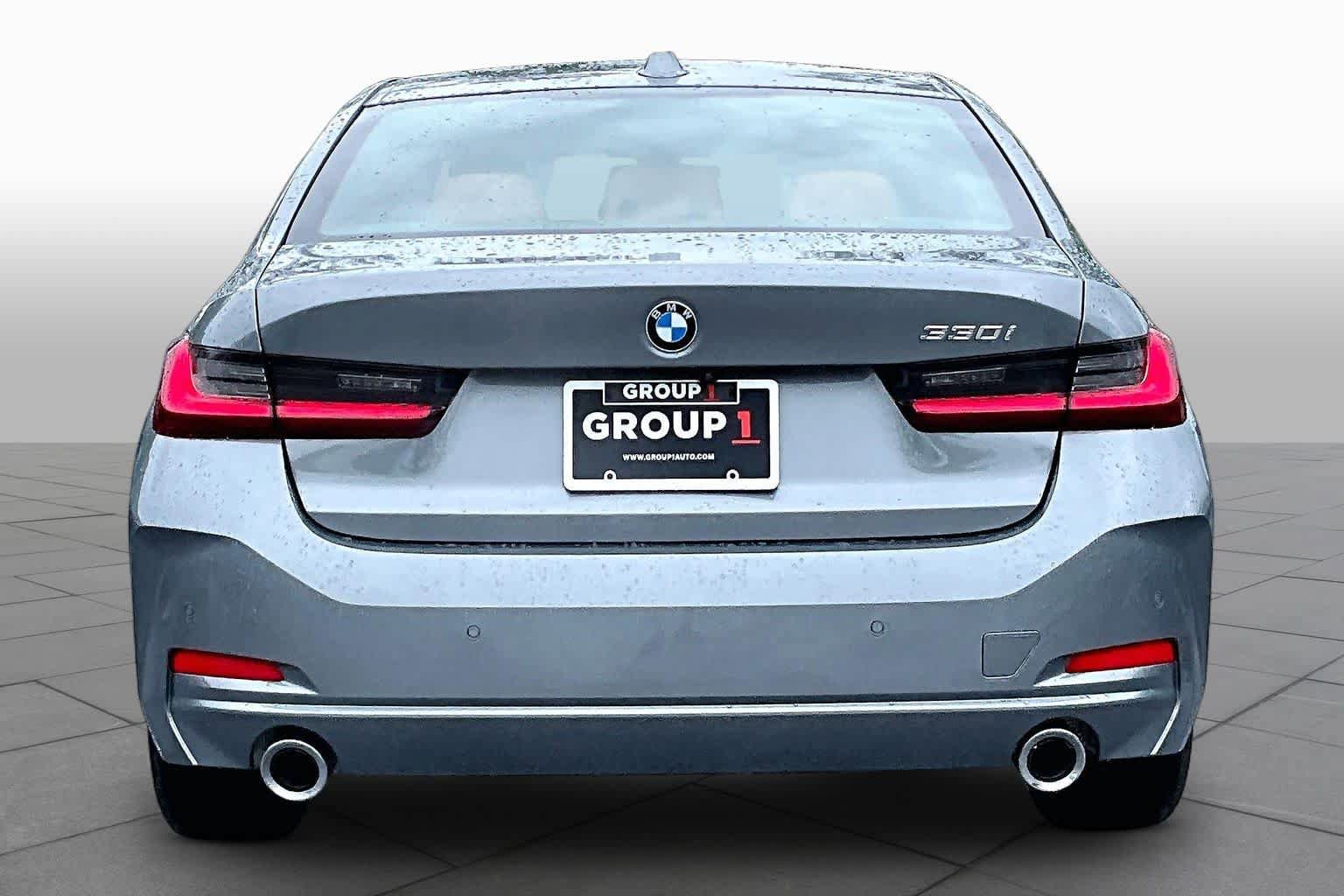 Certified 2025 BMW 330i Sedan RWD image 5