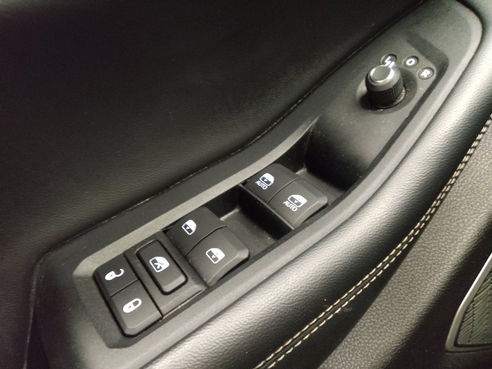 Used 2022 Jeep Grand Cherokee Laredo w/ Luxury Tech Group I AWD/4WD image 27