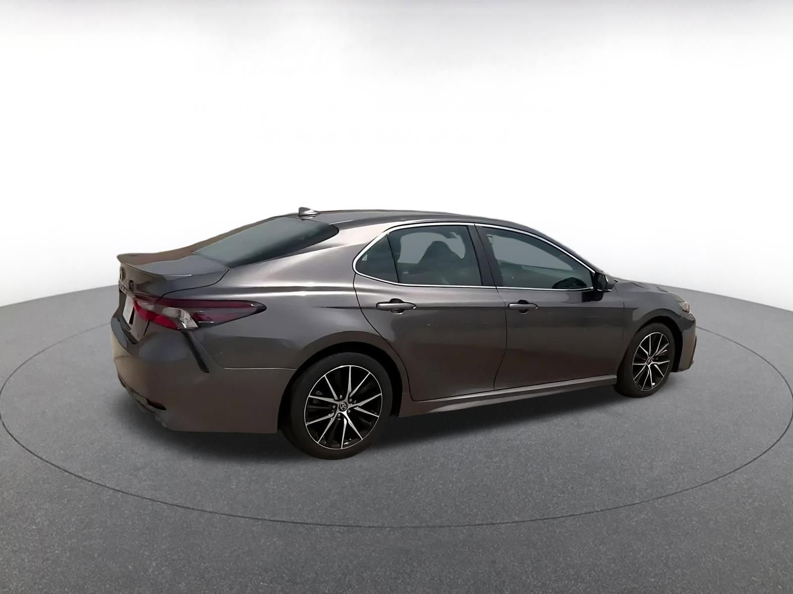 Used 2024 Toyota Camry SE FWD image 15