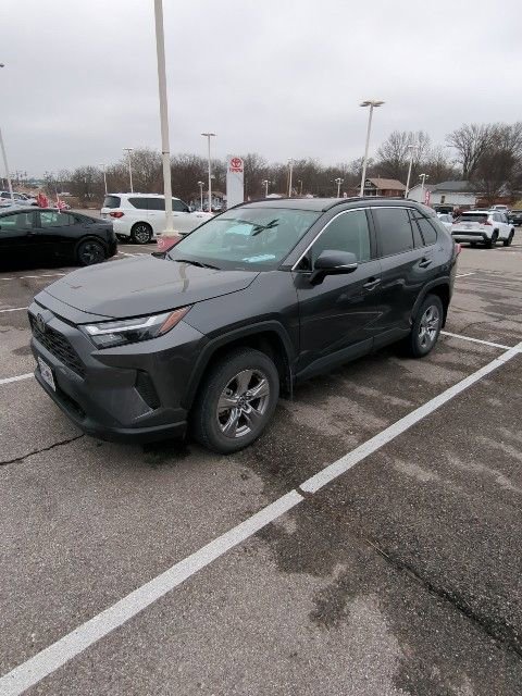 Used 2023 Toyota RAV4 XLE w/ Convenience Package image 4